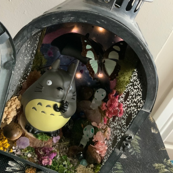 Totoro and butterfly lantern - Picture 5 of 5
